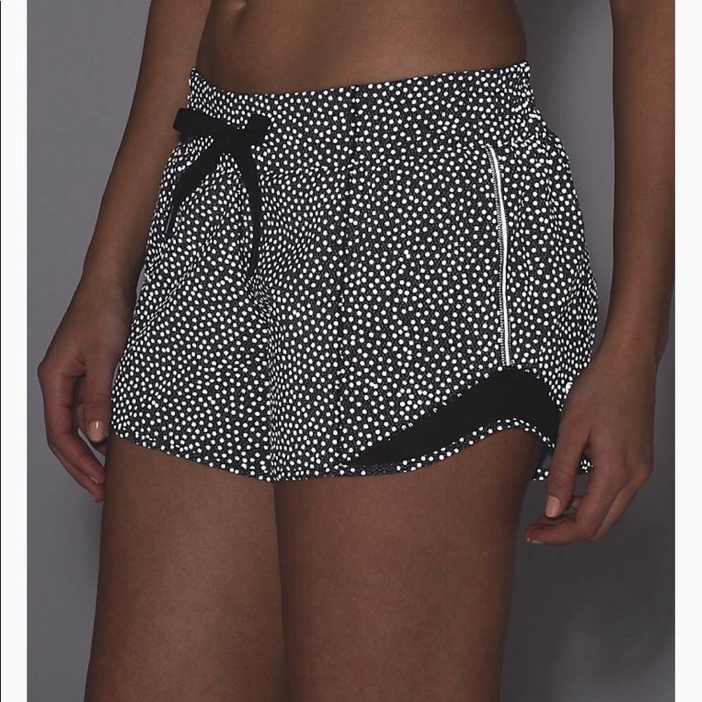 Lululemon REFLECTIVE Hotty Hot Shorts (long) sz 4